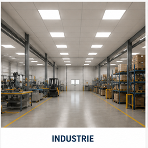 Industriebereich mit eingelassenen LED-Panels