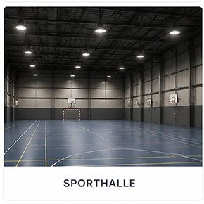 Beleuchtete Sporthalle mit Hallentiefstrahlern
